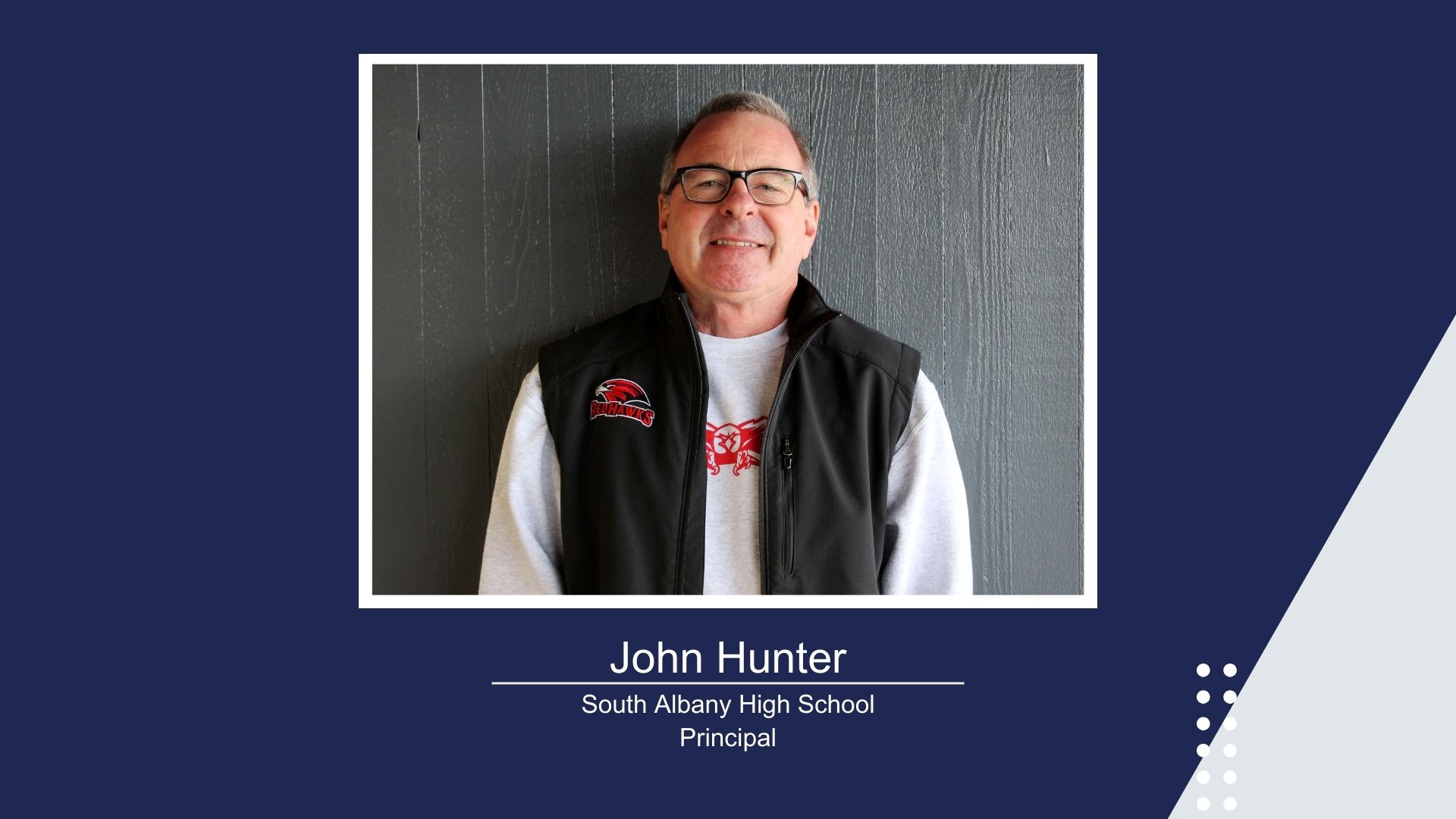 SAHS Principal John Hunter to retire at the end of school year / El director de SAHS, Sr. John Hunter, se jubilará al final del año escolar